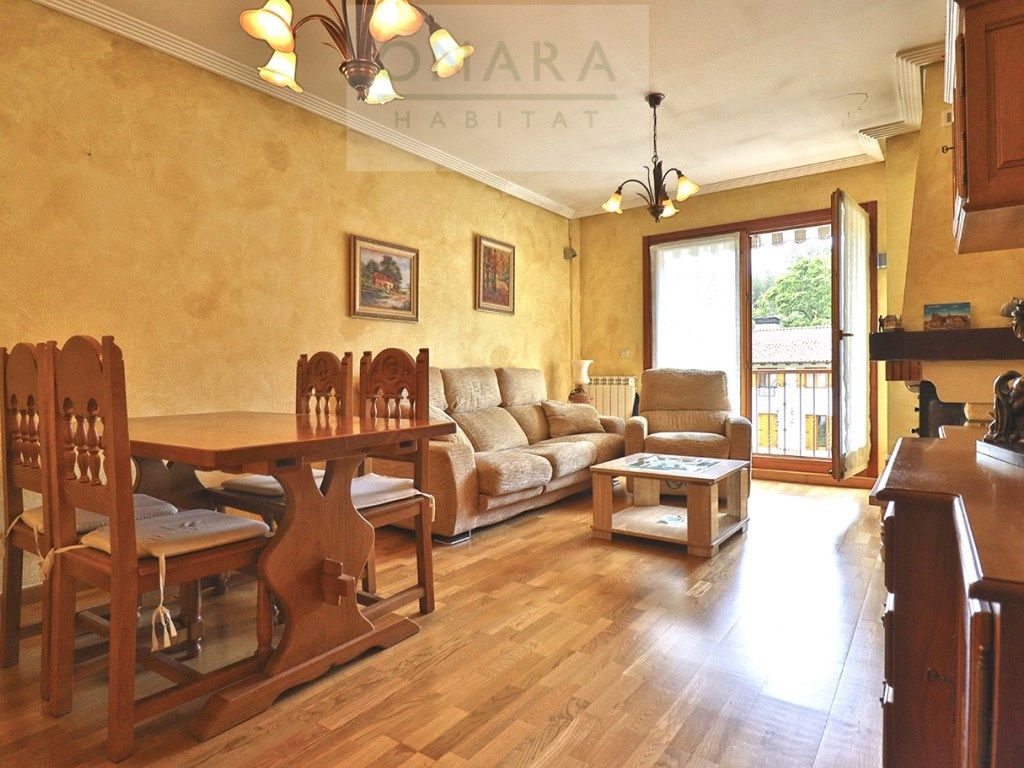 Living room of Flat for sale in Basaburua  with Balcony
