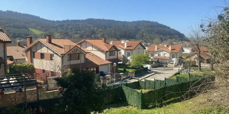 Vista exterior de Casa o xalet en venda en Entrambasaguas amb Jardí privat, Terrassa i Traster
