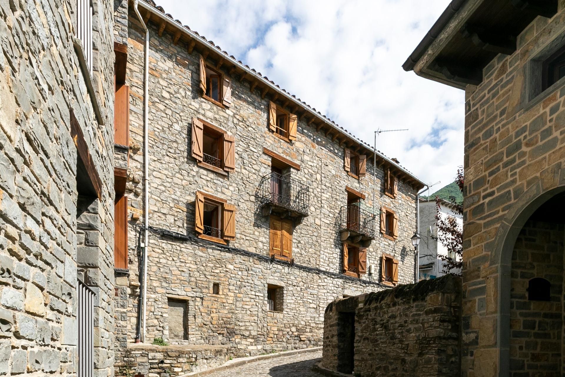 Exterior view of House or chalet for sale in Biescas