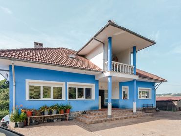 Detached house for sale in PRUVIA RIBA 117