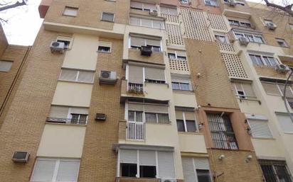 Exterior view of Flat for sale in  Sevilla Capital