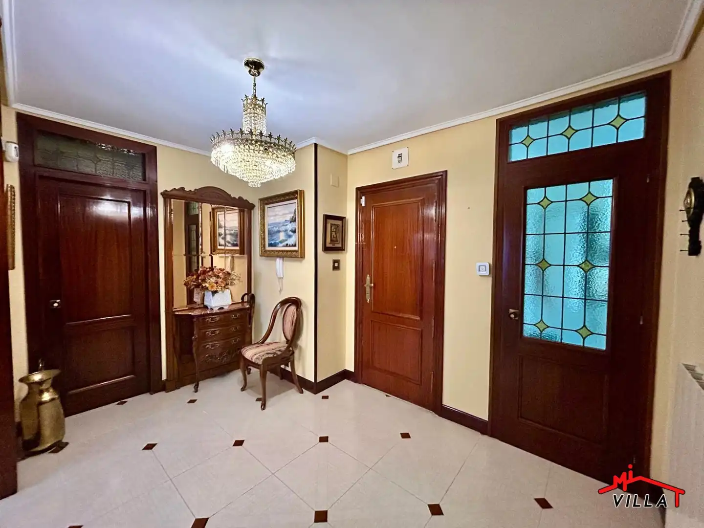 Piso en venta en Laredo con Calefacción, Terraza y Amueblado