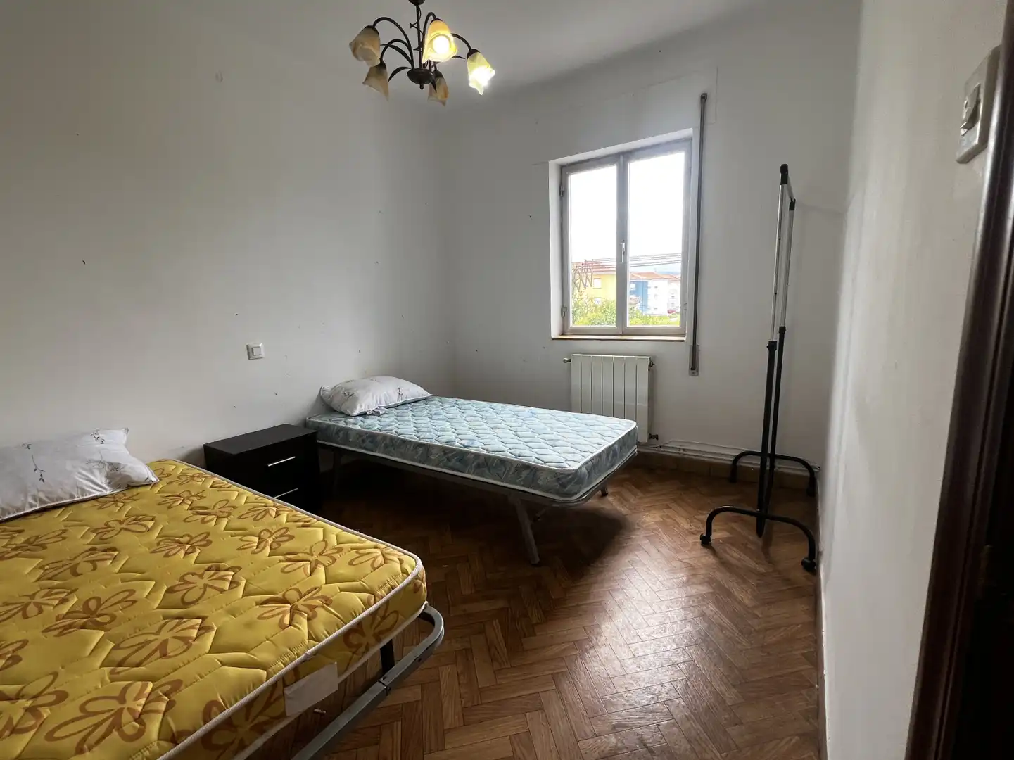 Habitación de Piso en venta en Torrelavega  con Calefacción, Jardín privado y Parquet
