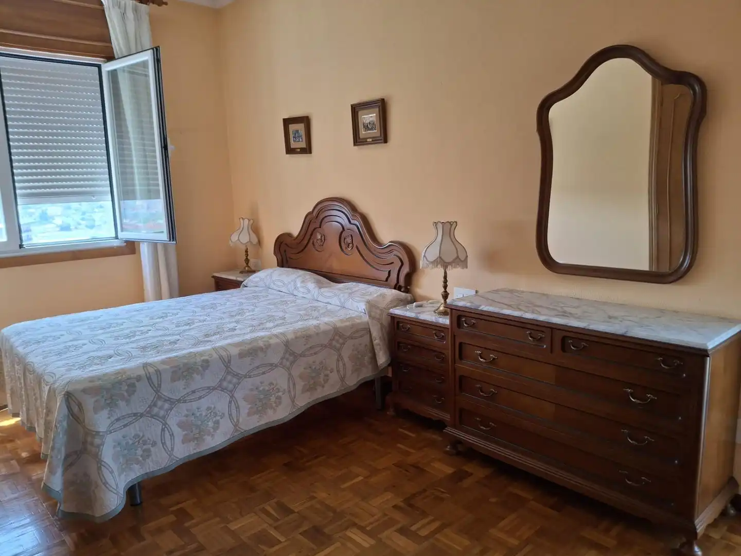 Bedroom of Houses for sale in Ourense Capital   with Air Conditioner, Heating and Private garden