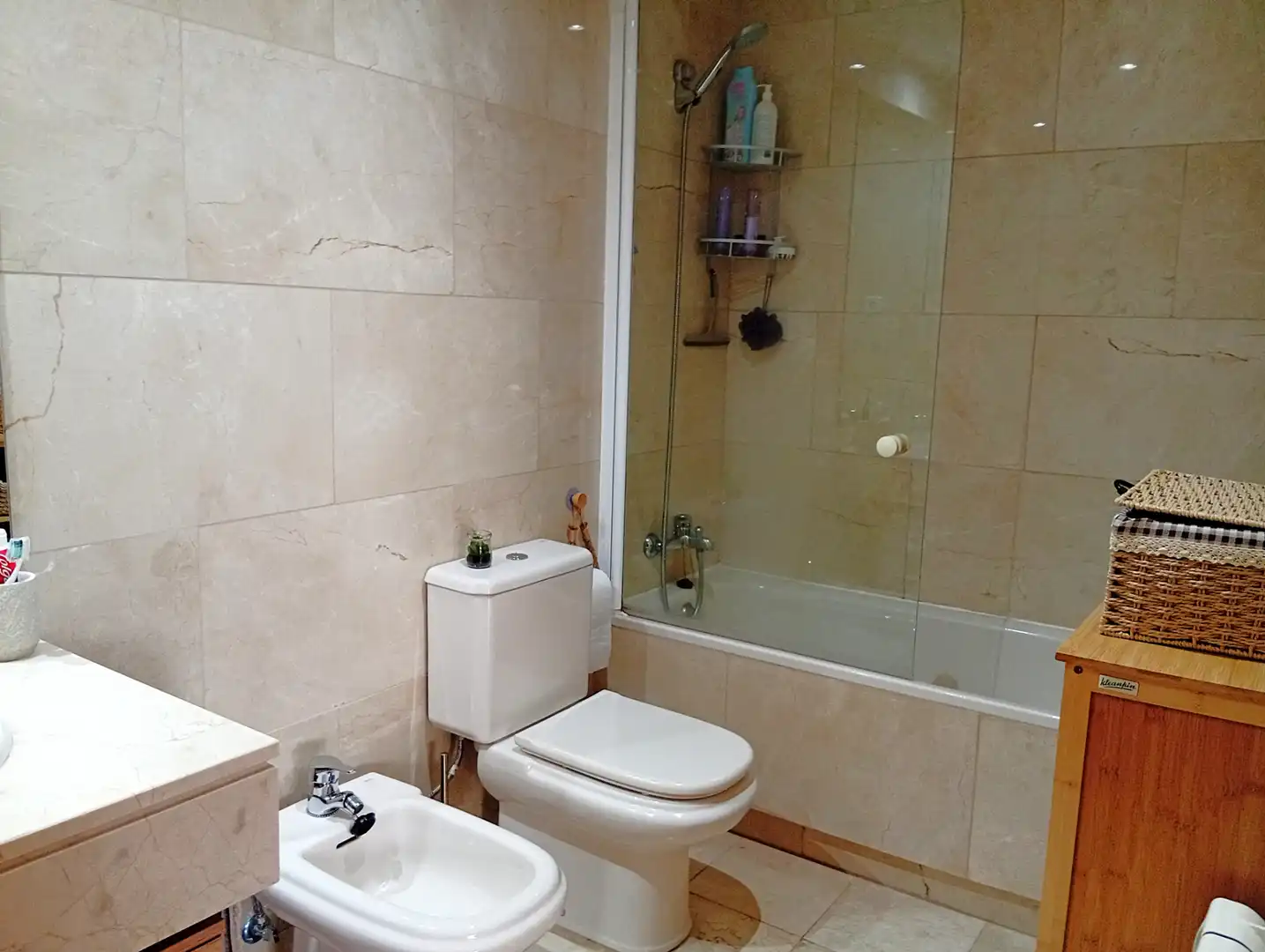 Baño de Piso en venta en Valdemoro con Aire acondicionado, Calefacción y Jardín privado