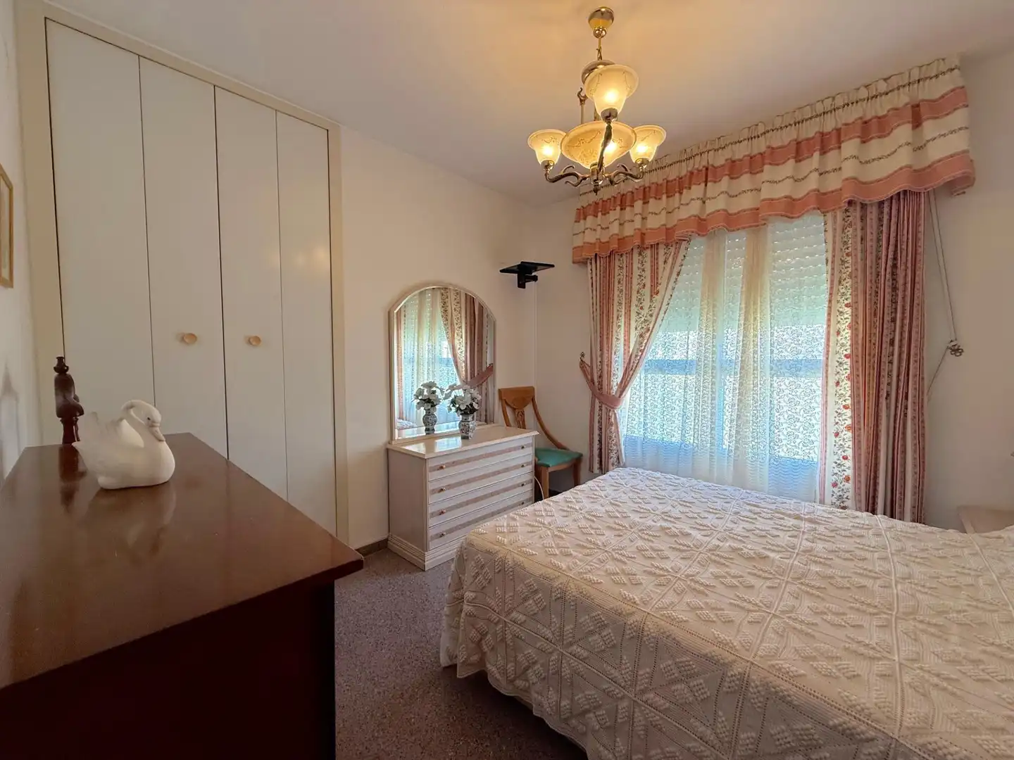 Habitación de Apartamento en venta en Benidorm con Aire acondicionado, Jardín privado y Amueblado