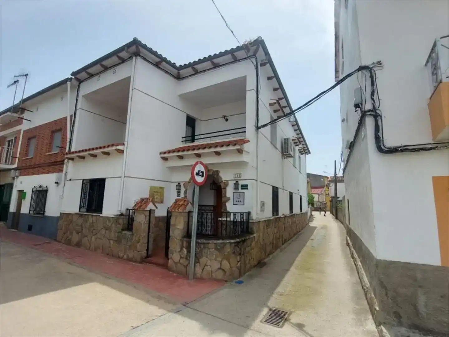 Vista exterior de Casa o xalet en venda en Zarza de Granadilla amb Aire condicionat, Piscina i Balcó