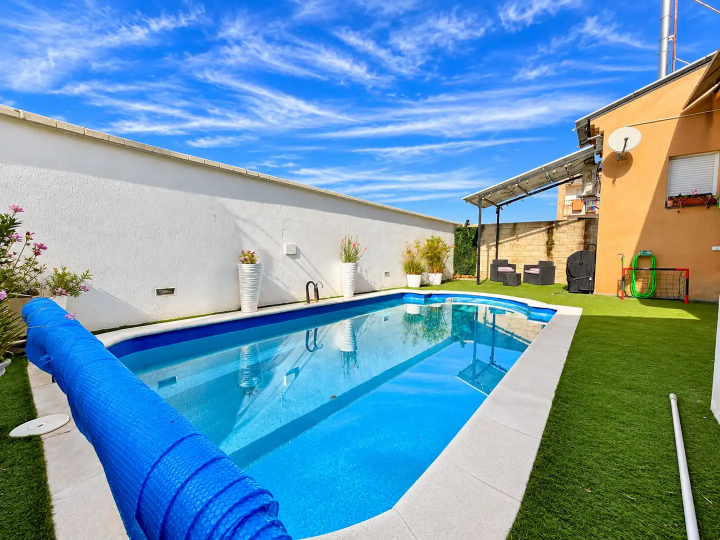 Swimming pool of Detached homes for sale in Dúrcal, Granada