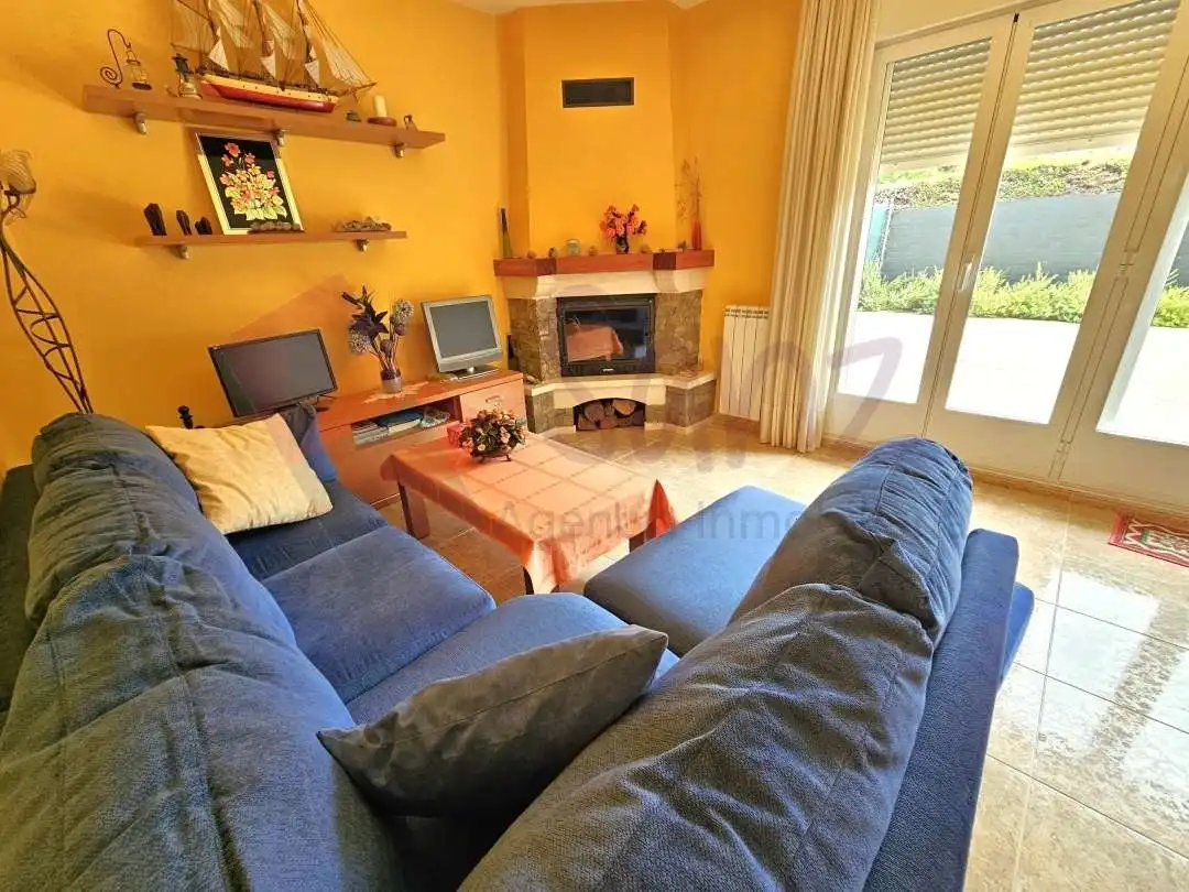 Living room of Detached homes for sale in Lagunilla del Jubera  with Heating, Private garden and Terrace