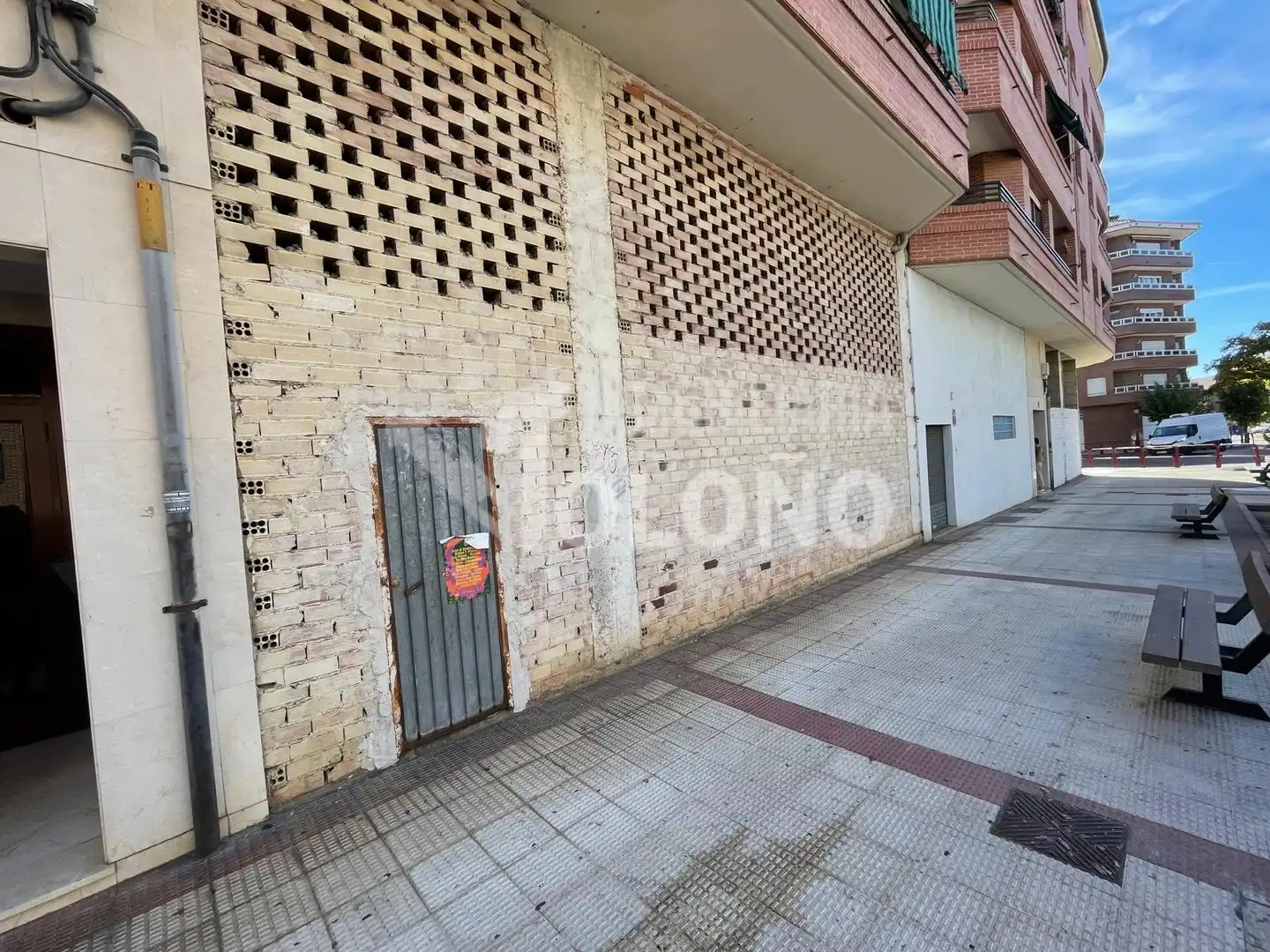 Local comercial en venta en Avenida Ingenieros del Ministerio Obras Públicas 6