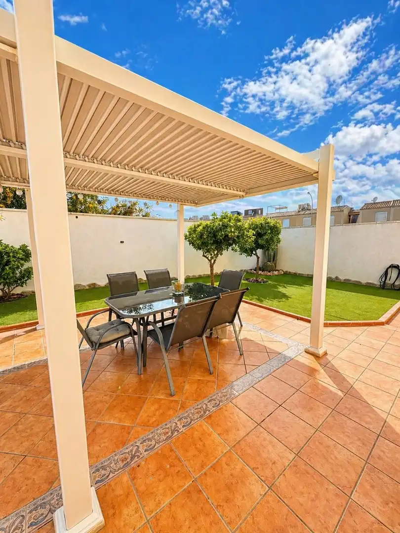 Terrassa de Casa o xalet en venda en Torrevieja