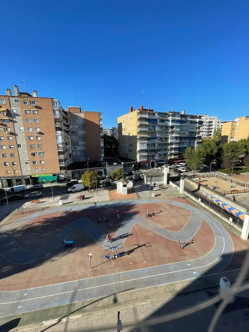Vista exterior de Piso de alquiler en Norte - Universidad