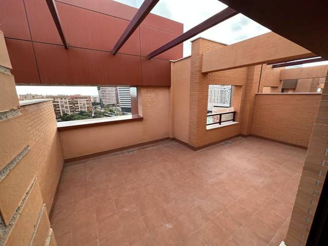 Apartamento en Alquiler en Avenida Avenida Jorge Luis Borges en El Cónsul - Ciudad Universitaria - El Romeral