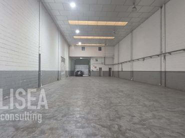 Industrial building to rent in Carrer de Guifre el Pilós 2G