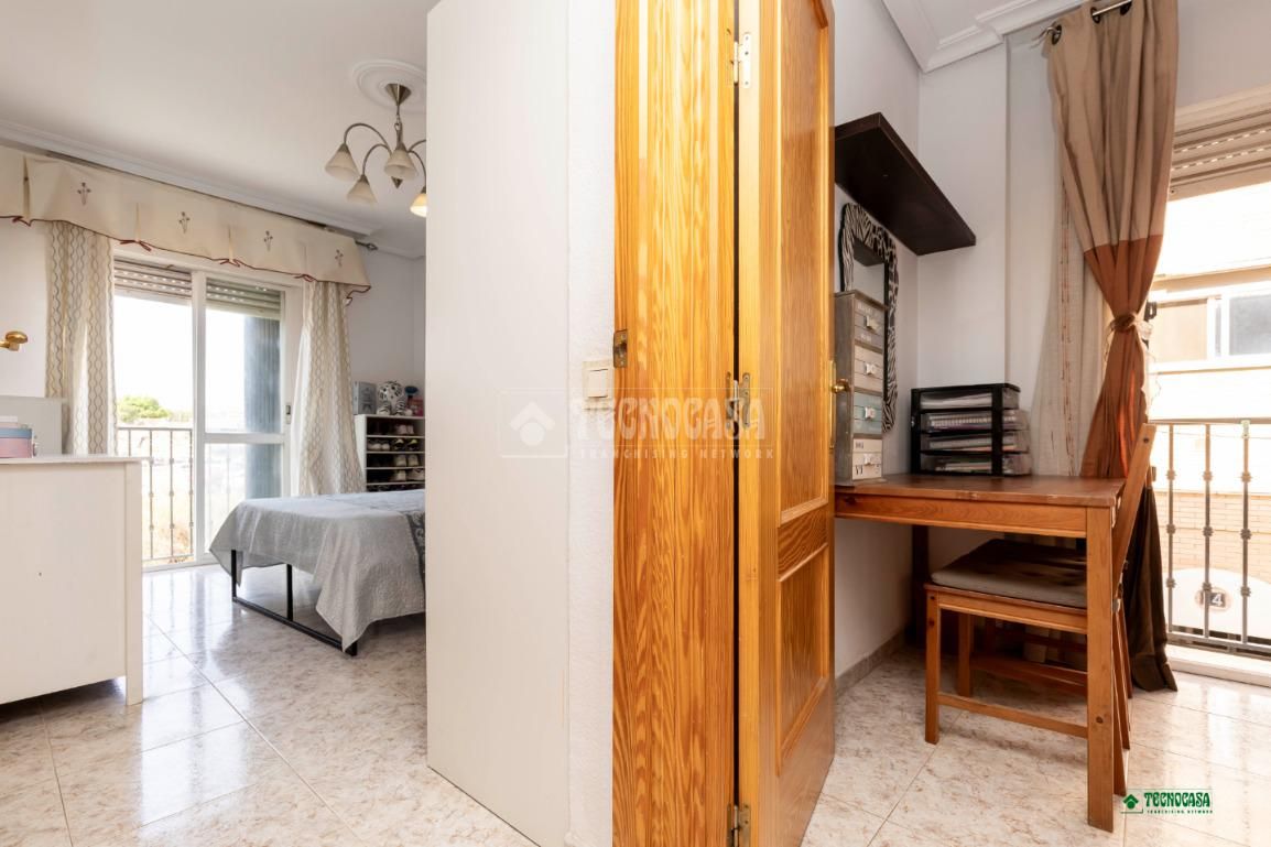 Flat for sale in  Almería Capital