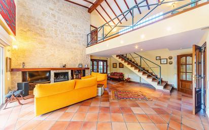 Casa o xalet en venda en Elda amb Calefacció, Jardí privat i Terrassa