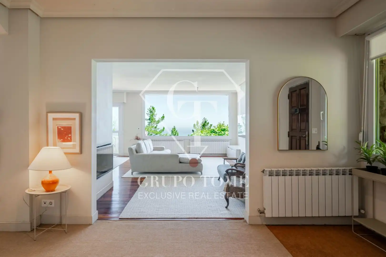 Sala d'estar de Casa adosada en venda en Mutriku amb Jardí privat, Terrassa i Moblat
