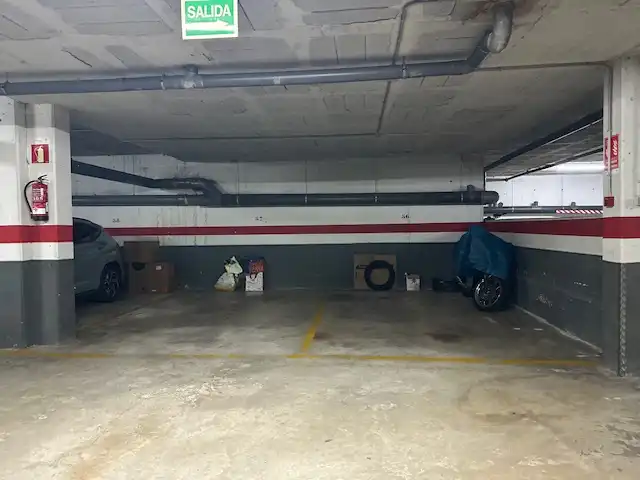 Aparcament de Pis en venda en Sabadell amb Calefacció, Jardí privat i Parquet