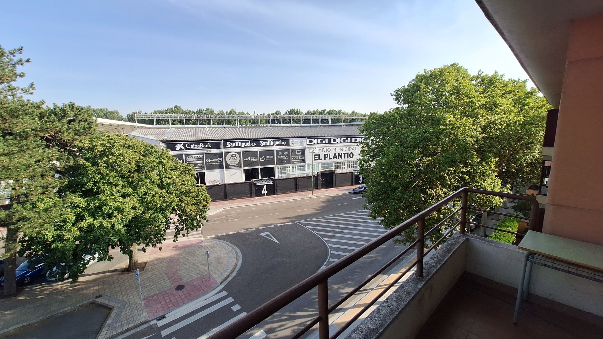 Vista exterior de Piso en venta en Burgos Capital con Terraza, Trastero y Amueblado