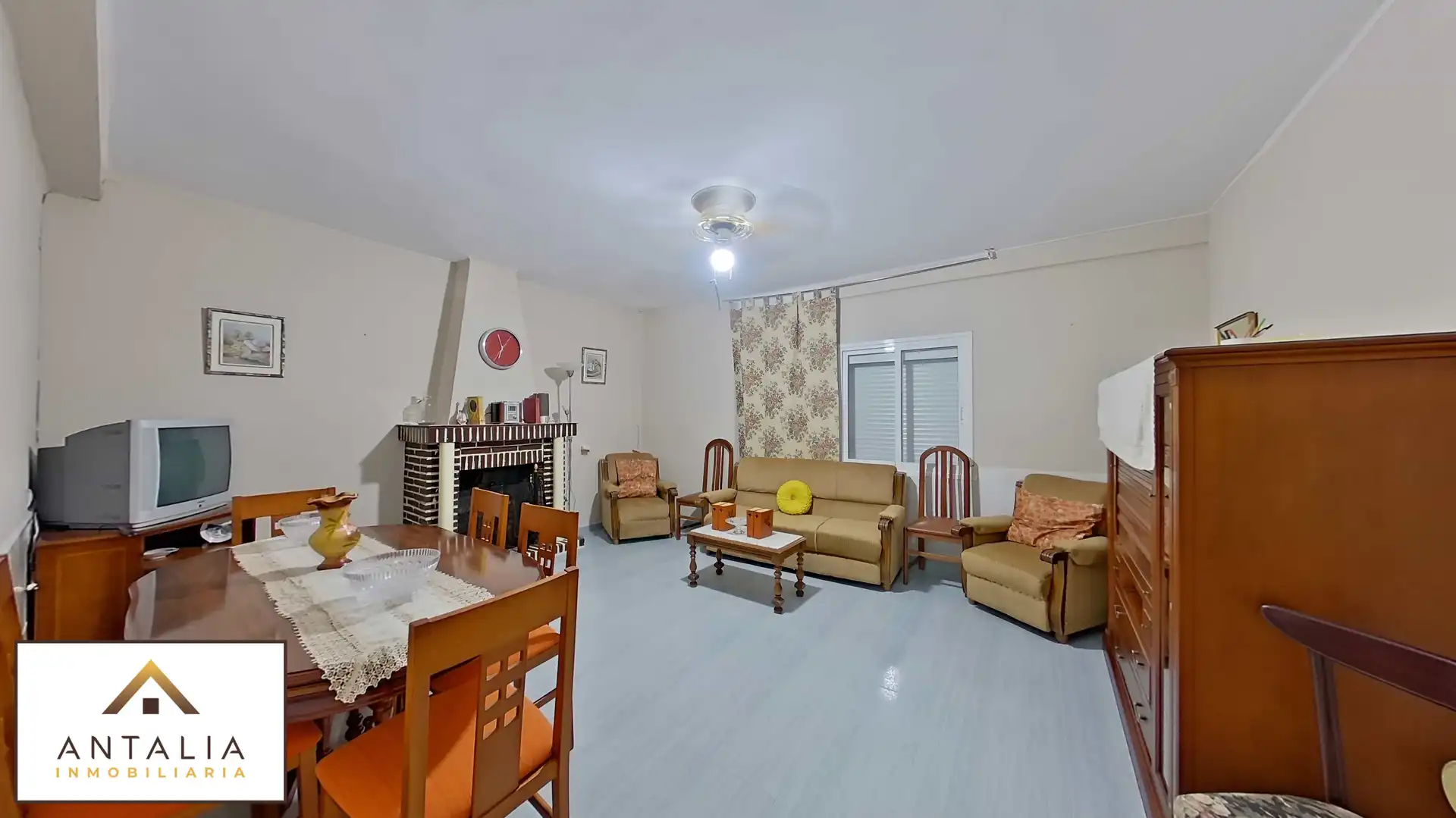 Sala d'estar de Casa o xalet en venda en Cáceres amb Terrassa, Traster i Piscina