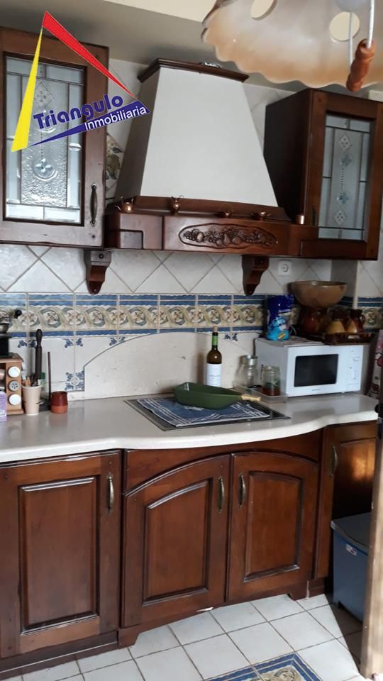 Cuina de Casa adosada en venda en Valseca amb Calefacció, Jardí privat i Terrassa