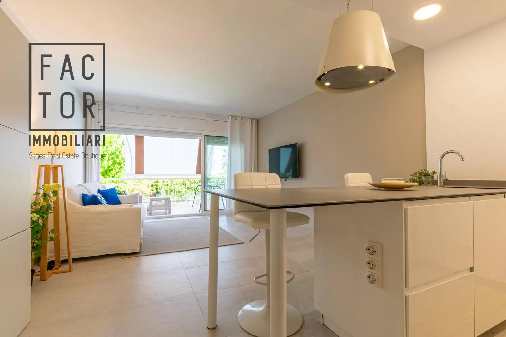 Living room of Flat for sale in Sitges  with Heating, Private garden and Terrace