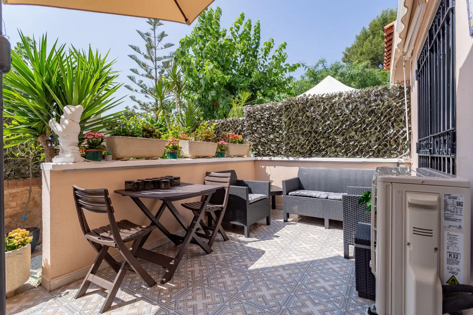 Terrassa de Casa adosada en venda en Salou amb Aire condicionat, Calefacció i Jardí privat