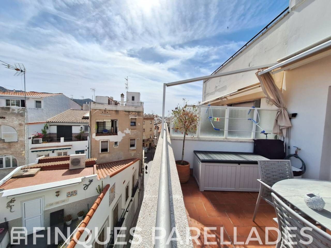 Vista exterior de Àtic en venda en Sitges amb Aire condicionat, Calefacció i Terrassa
