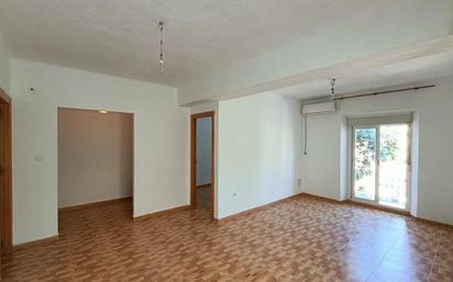 Living room of Flat for sale in  Granada Capital  with Air Conditioner and Terrace