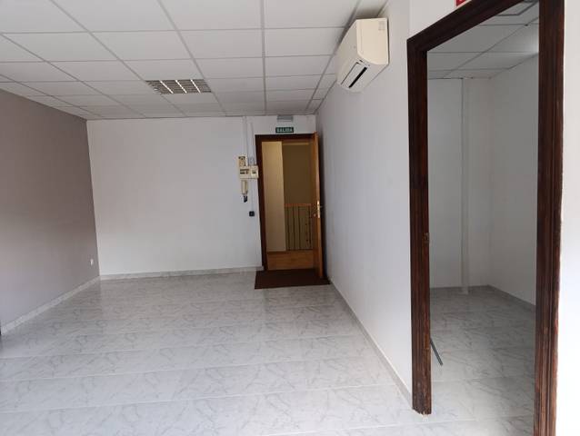 Local comercial en Alquiler en Vallirana