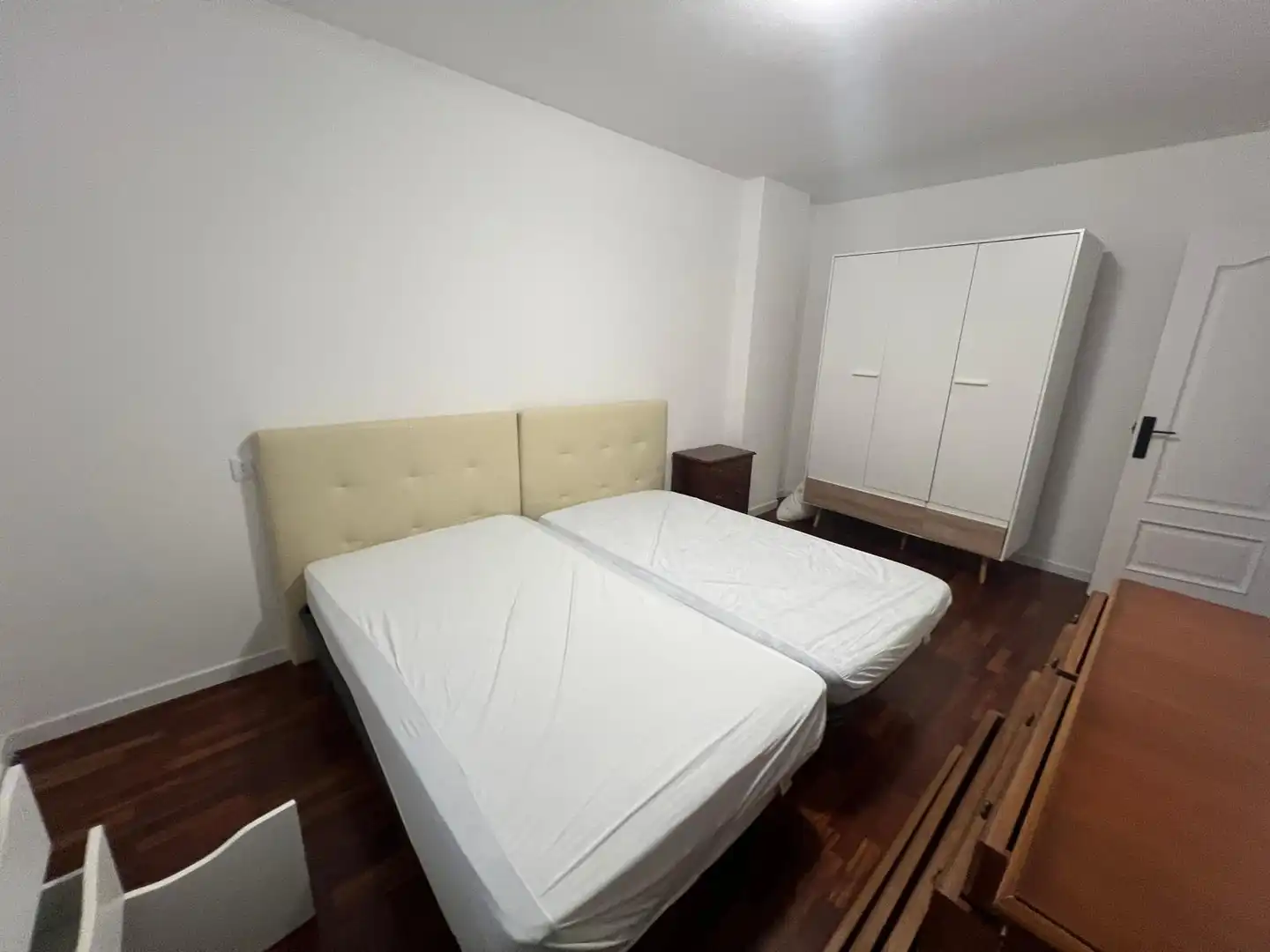 Habitación de Piso de alquiler en Gijón  con Calefacción, Parquet y Amueblado