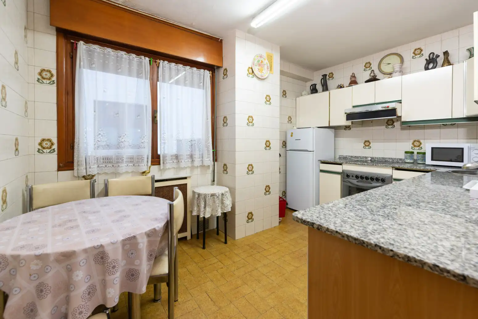 Küche von Wohnung zum Verkauf in Oviedo  mit Heizung und Parkett