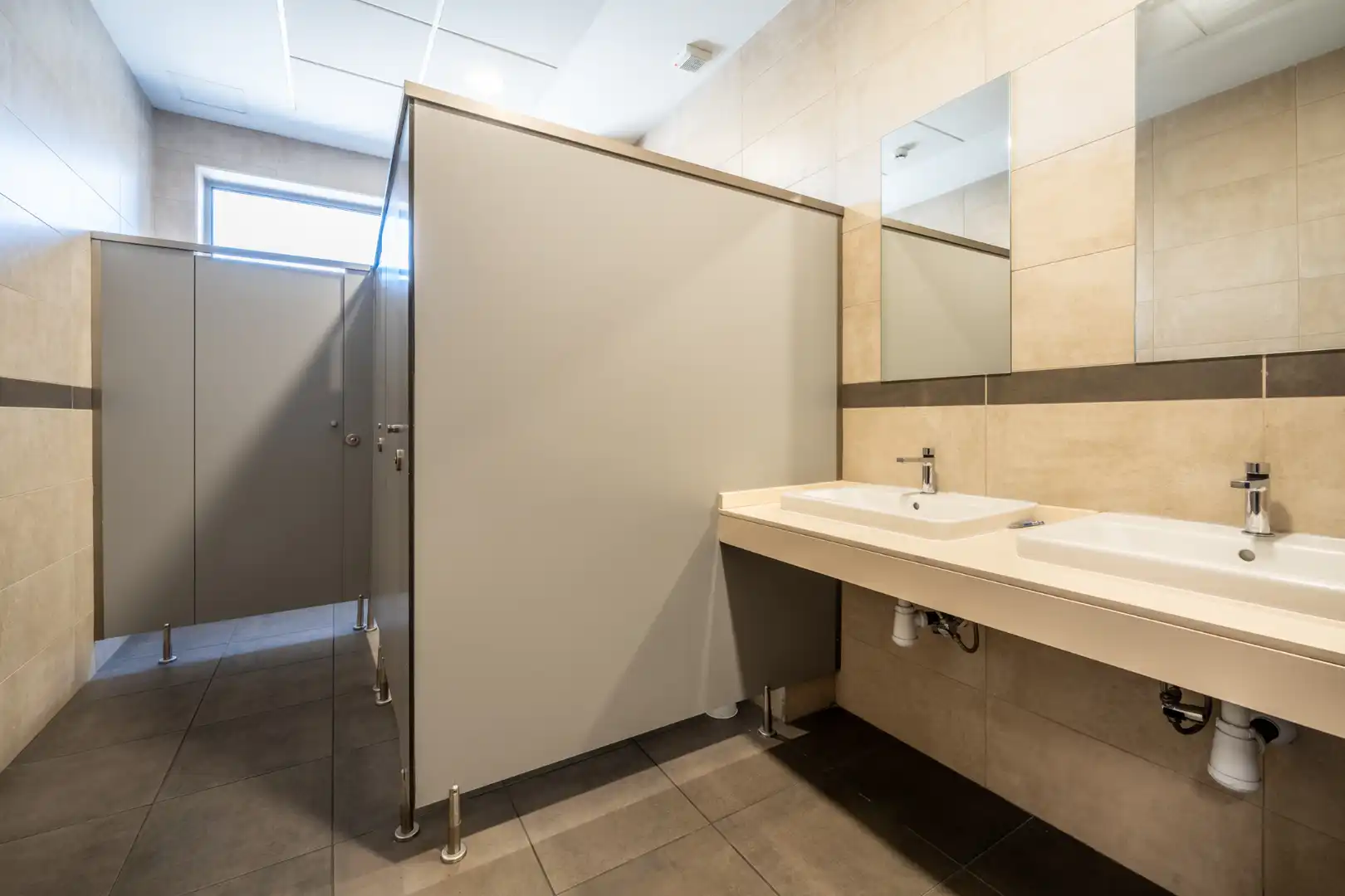 Badezimmer von Fabrikhallen zur Miete in Leganés mit Heizung und Alarm