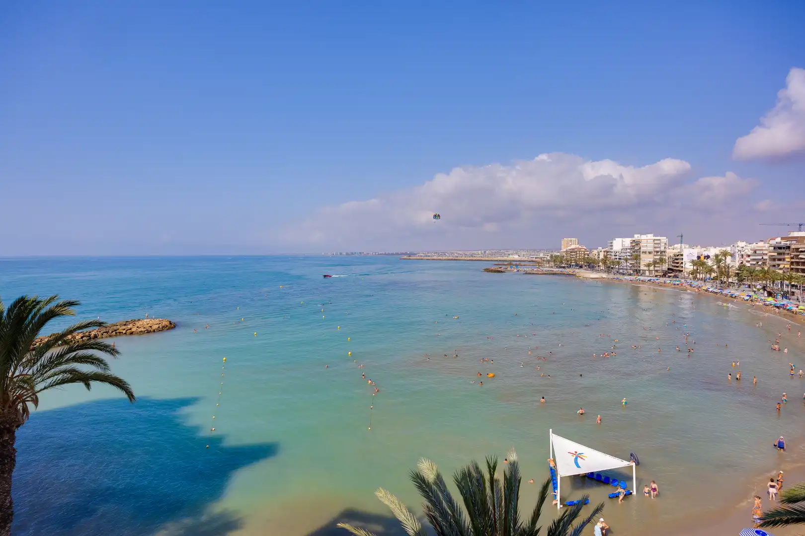 Vista exterior de Pis en venda en Torrevieja amb Aire condicionat i Terrassa