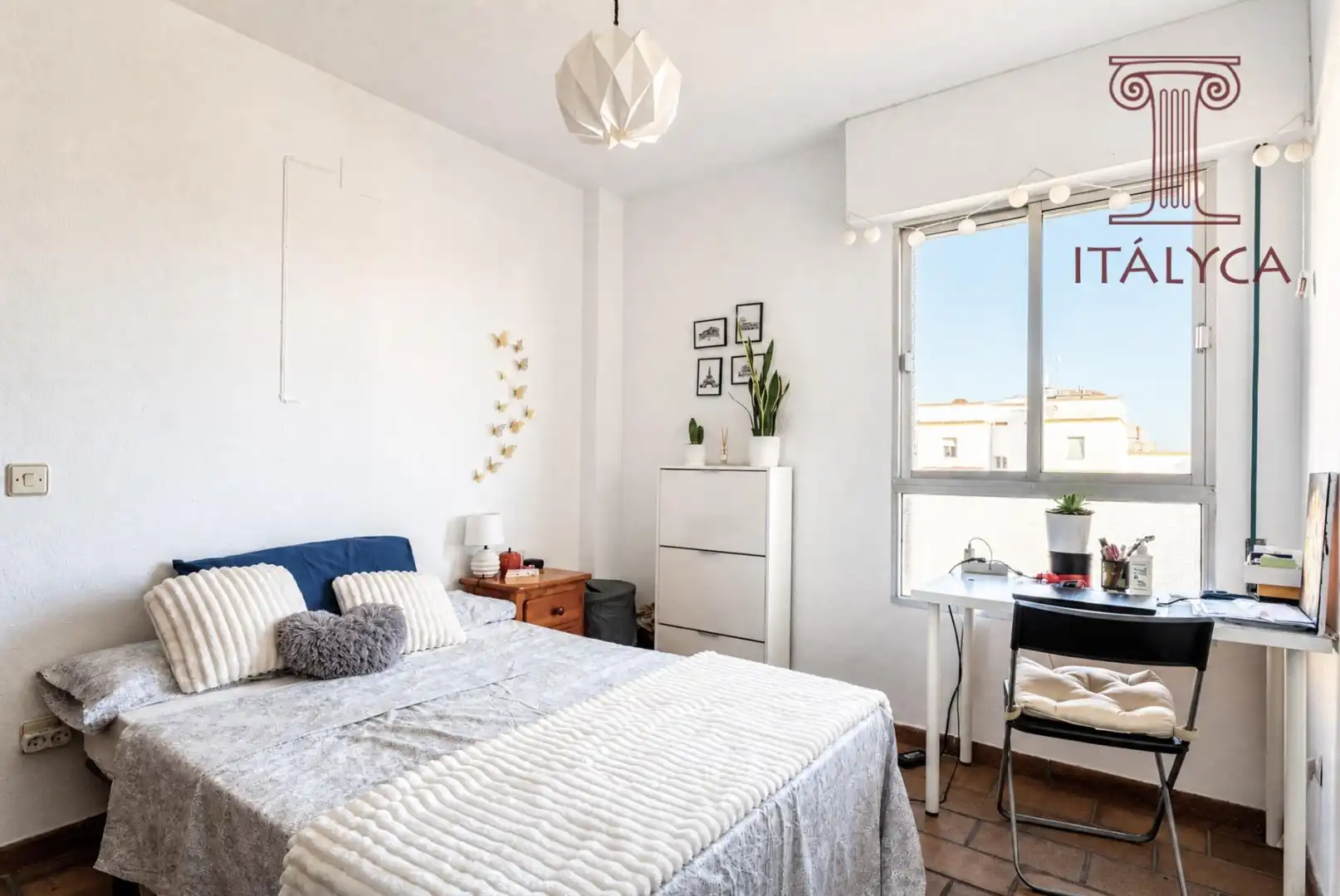 Bedroom of Flat for sale in Sevilla  with Air Conditioner, Heating and Terrace