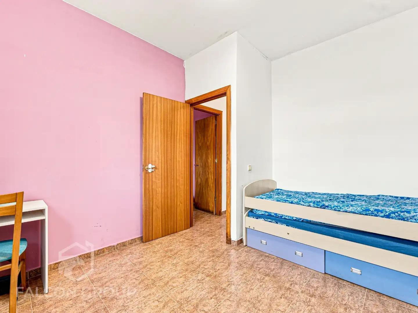 Habitación de Finca rústica en venta en Vilanova i la Geltrú con Aire acondicionado, Calefacción y Jardín privado