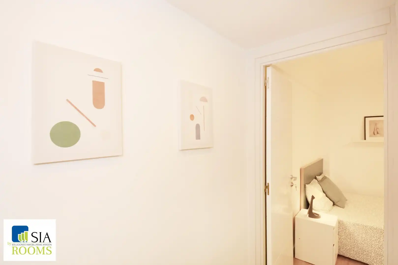 Room in Calle de Pamplona Escudero, 6, Universidad San Francisco
