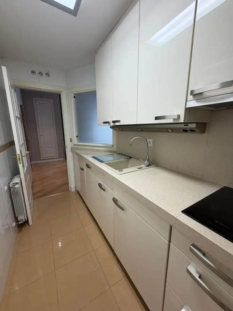 Küche von Wohnung zur Miete in Madrid mit Klimaanlage, Heizung und Parkett