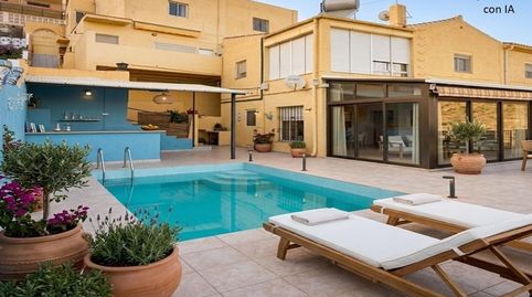UNA VILLA SUSPENDIDA ENTRE EL CIELO Y EL MEDITERRÁNEO.