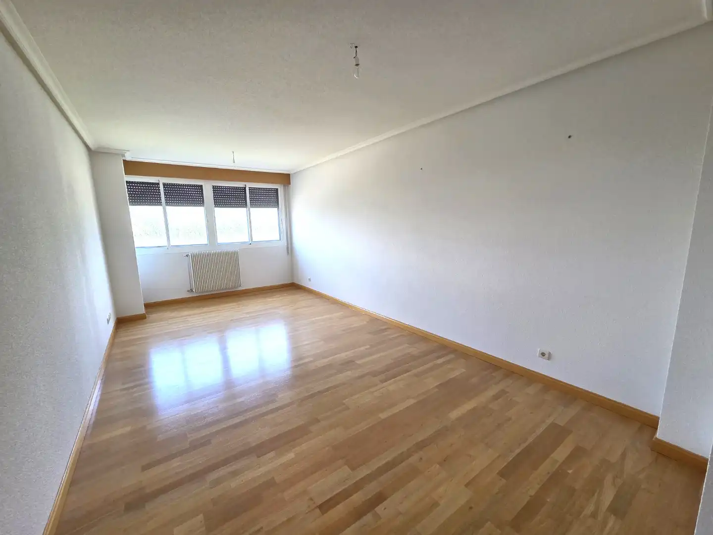 Sala d'estar de Pis en venda en Burgos amb Calefacció, Parquet i Traster