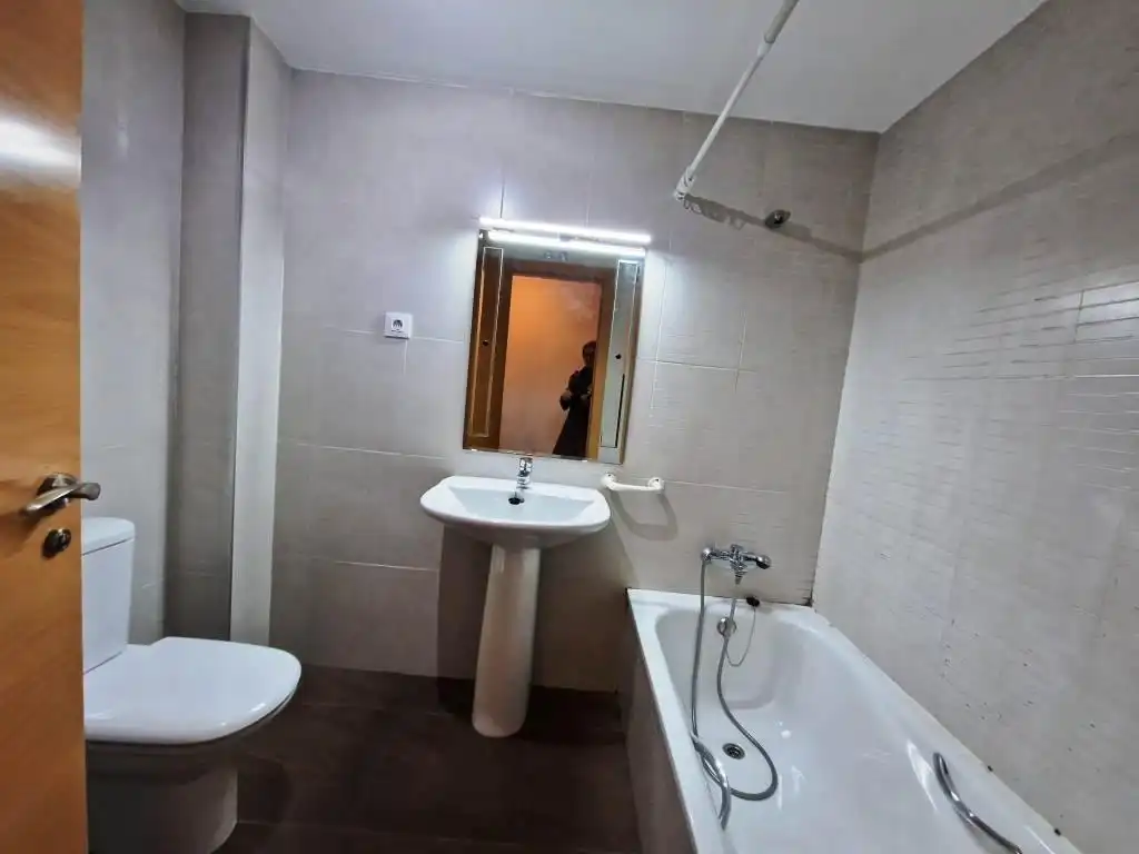 Bany de Pis en venda en Tamarite de Litera amb Calefacció, Terrassa i Balcó