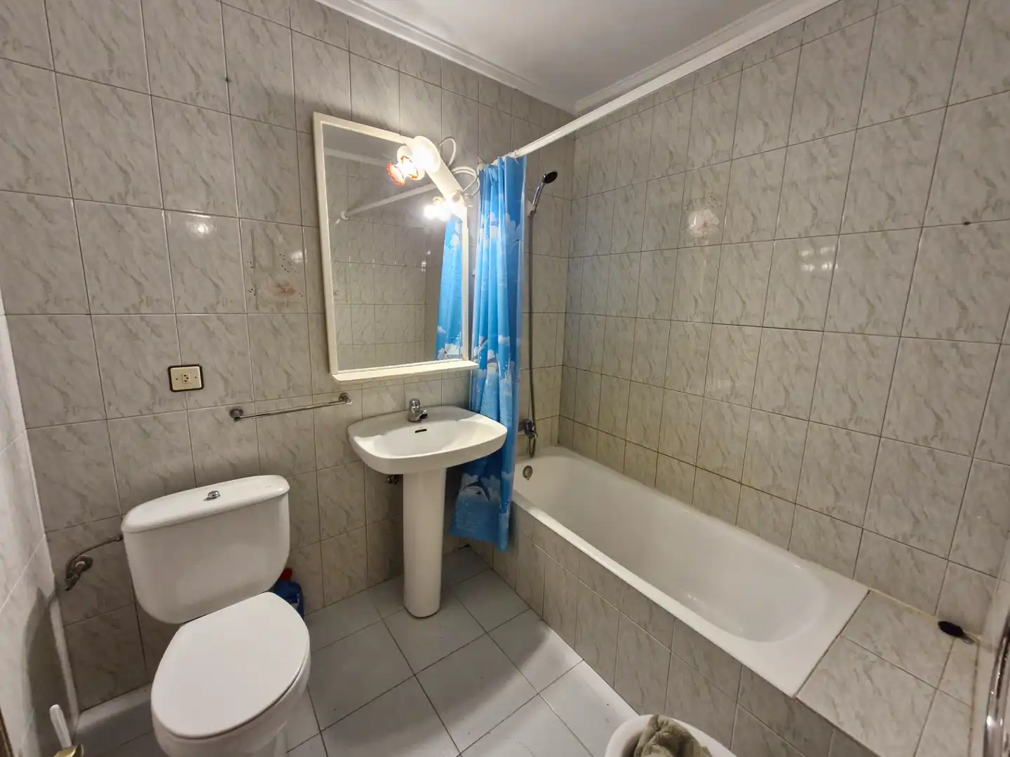 Baño de Piso de alquiler en Valle de Mena con Calefacción, Parquet y Amueblado