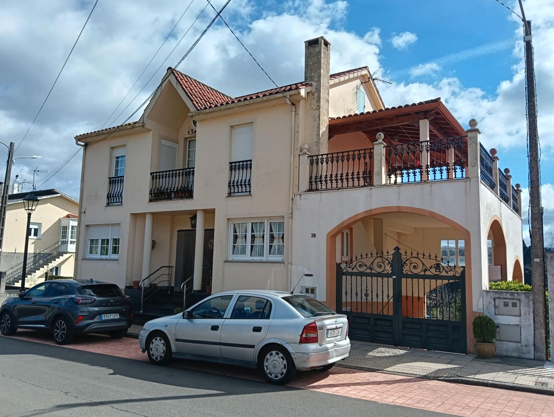 Vista exterior de Casa o xalet en venda en Oza dos Ríos amb Calefacció, Jardí privat i Terrassa