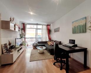 Living room of Flat for sale in Sant Cugat del Vallès  with Terrace and Balcony