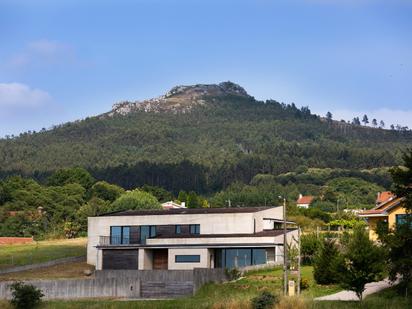 Vista exterior de Casa o xalet en venda en Boqueixón amb Terrassa i Piscina