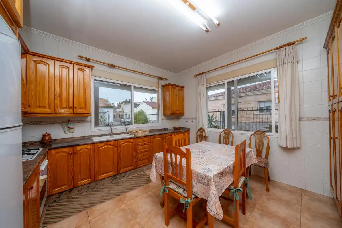 Cocina de Casa o chalet en venta en Callosa de Segura con Aire acondicionado, Calefacción y Jardín privado