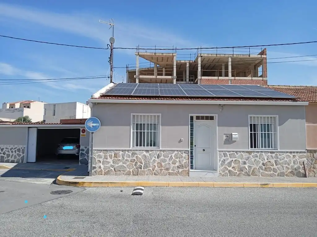 Casa con piscina en venta en Los Montesinos