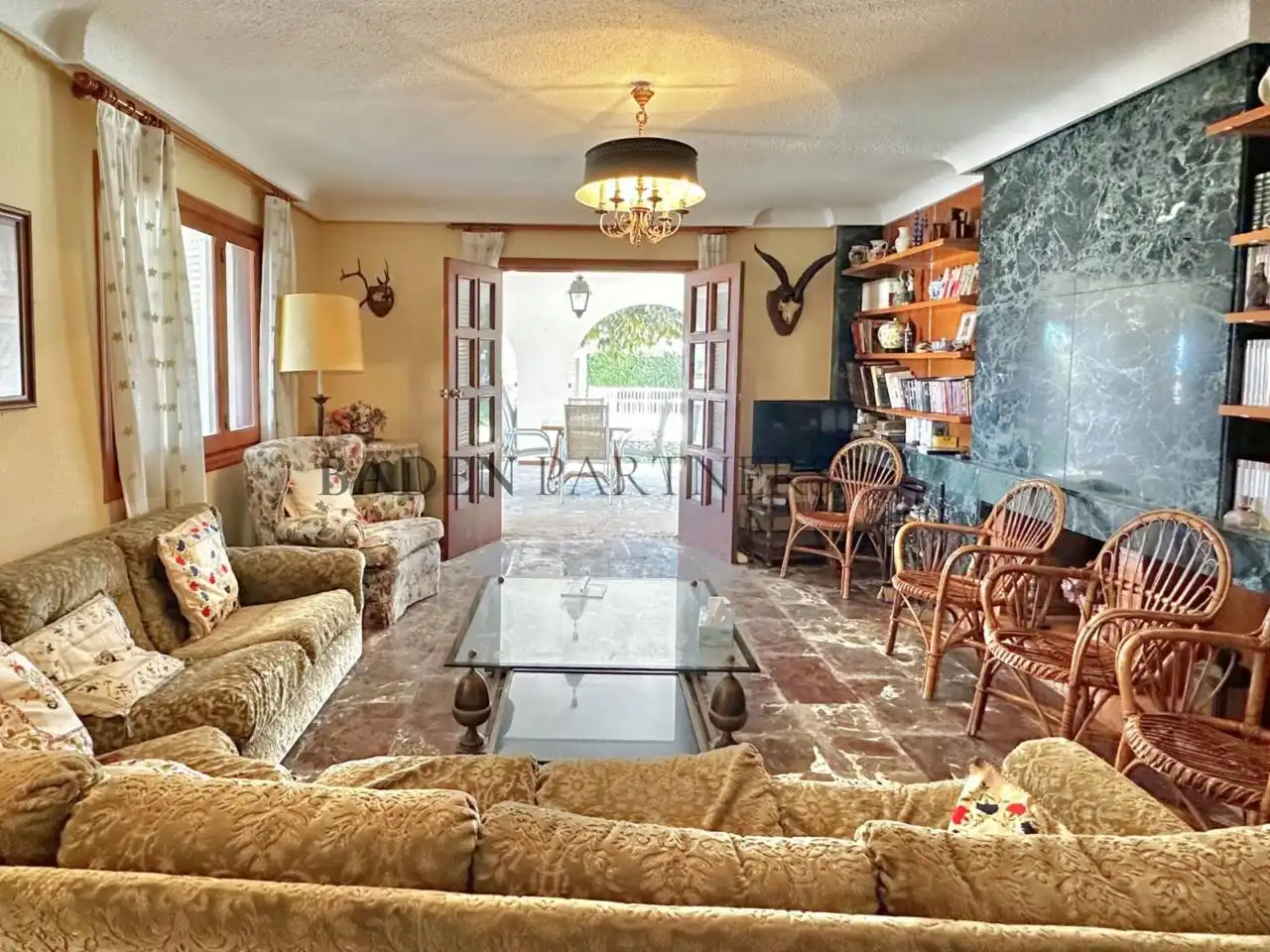 Sala d'estar de Casa o xalet en venda en Vinaròs amb Calefacció, Jardí privat i Terrassa