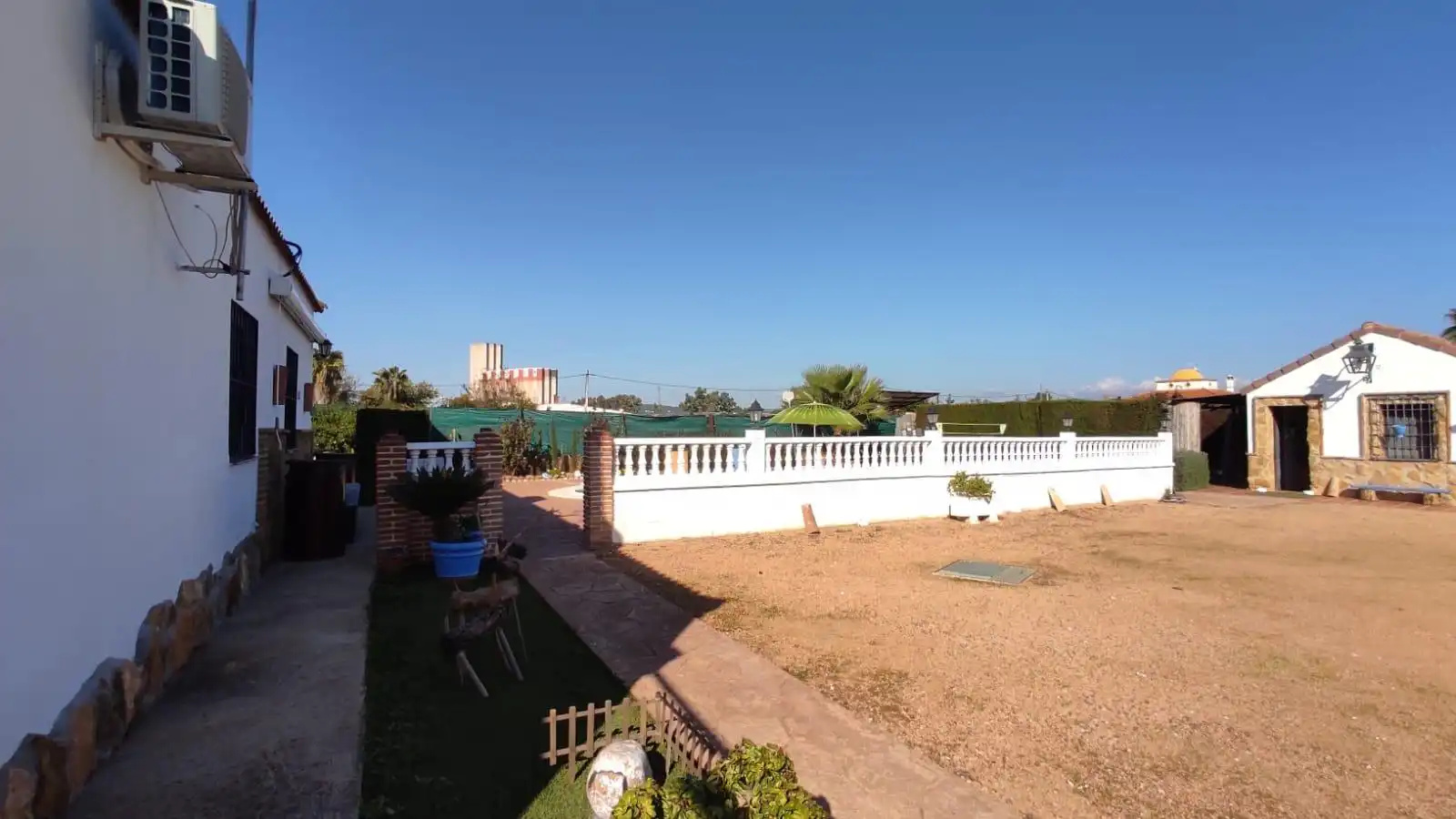 Jardí de Finca rústica en venda en El Carpio amb Traster, Piscina i Moblat