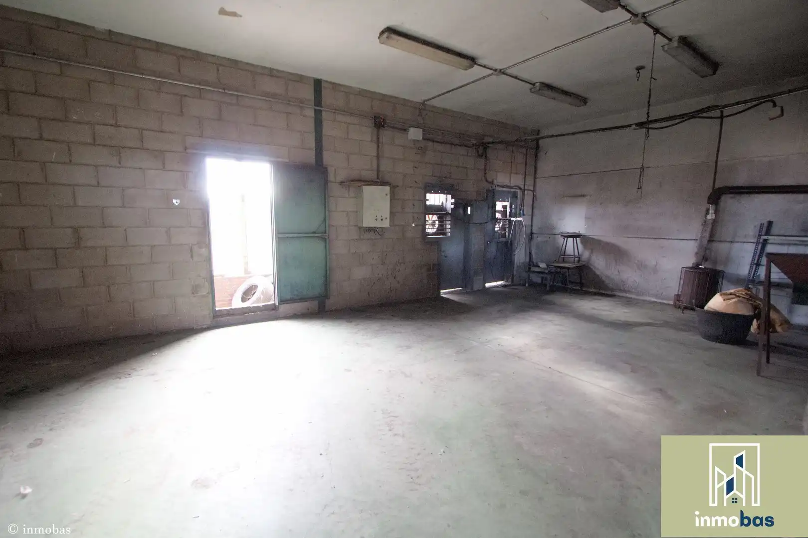 Nau industrial en venda en Valverde de Leganés